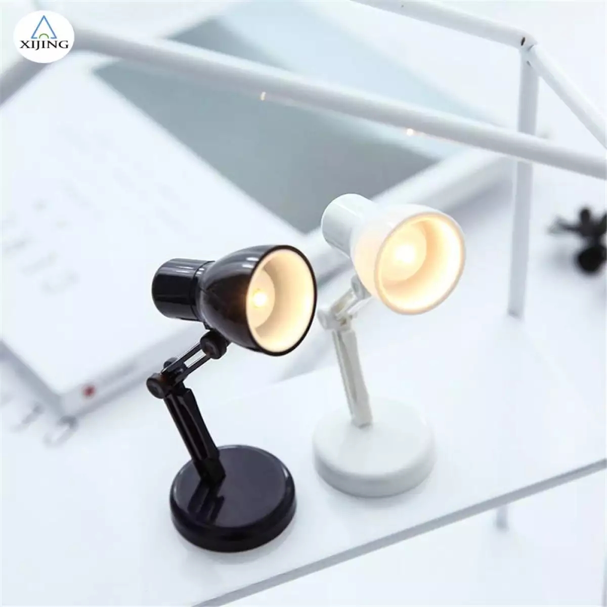 Đèn đọc sách gấp gọn đa năng sáng tạo đèn kẹp mini chất lượng cao đèn LED để bàn Decore trang trí (Màu ngẫu nhiên)