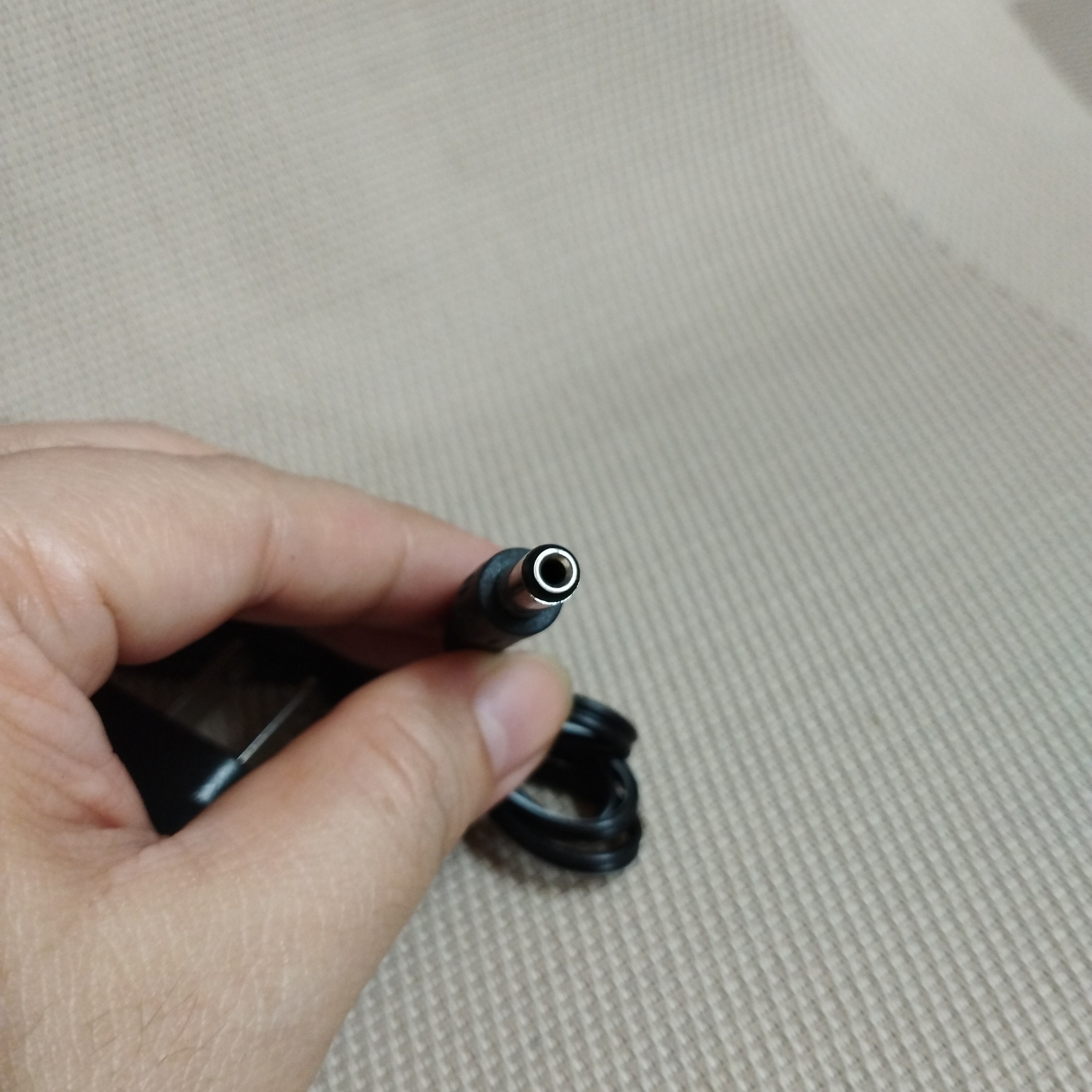 Củ sạc 4.8V dung lượng 250mA chân tròn đường kính 5.5mm
