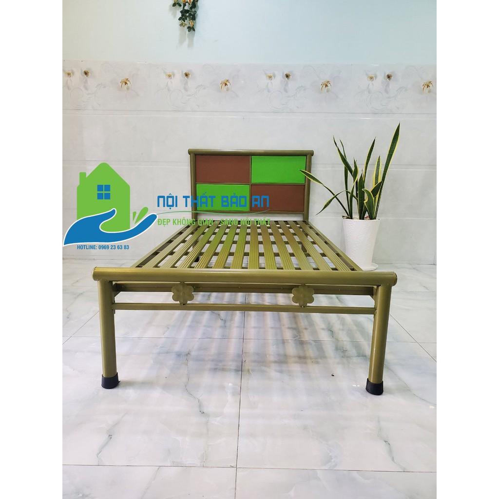Giường sắt kích thước ngang 1M4 dài 2M – GS59 mẫu đơn giản, tiện dụng, dễ dàng tháo ráp di chuyển.
