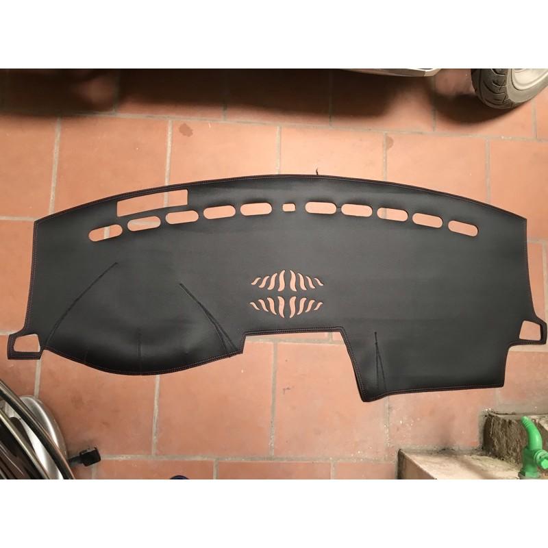 Thảm taplo da vân carbon cao cấp Ford Explorer