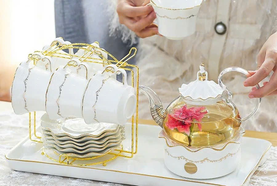 BỘ ẤM CHÉN SỨ XƯƠNG KIỂU ÂU TẶNG KÈM KHAY