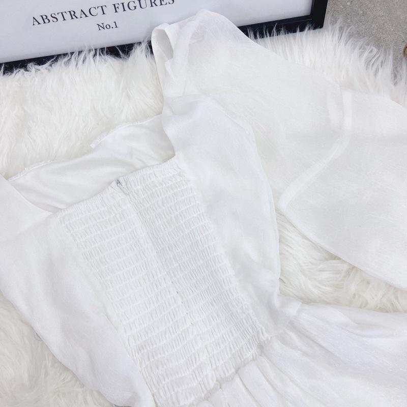 ĐẦM TRẮNG CỔ VUÔNG XOÈ ĐAN DÂY EO