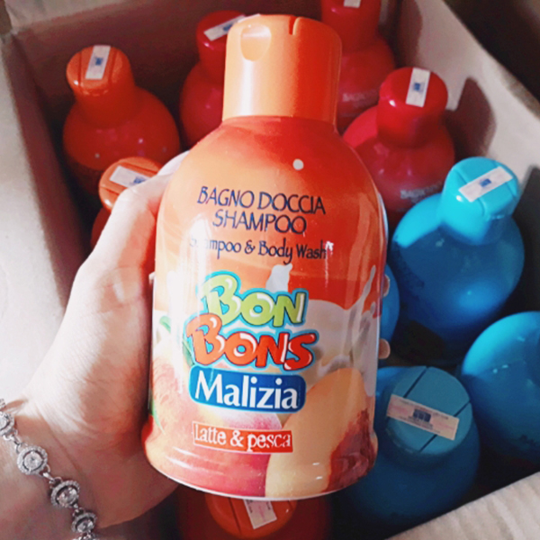 Sữa tắm gội trẻ em Malizia Bon Bons đào và sữa tươi 500ml tặng kèm móc khóa