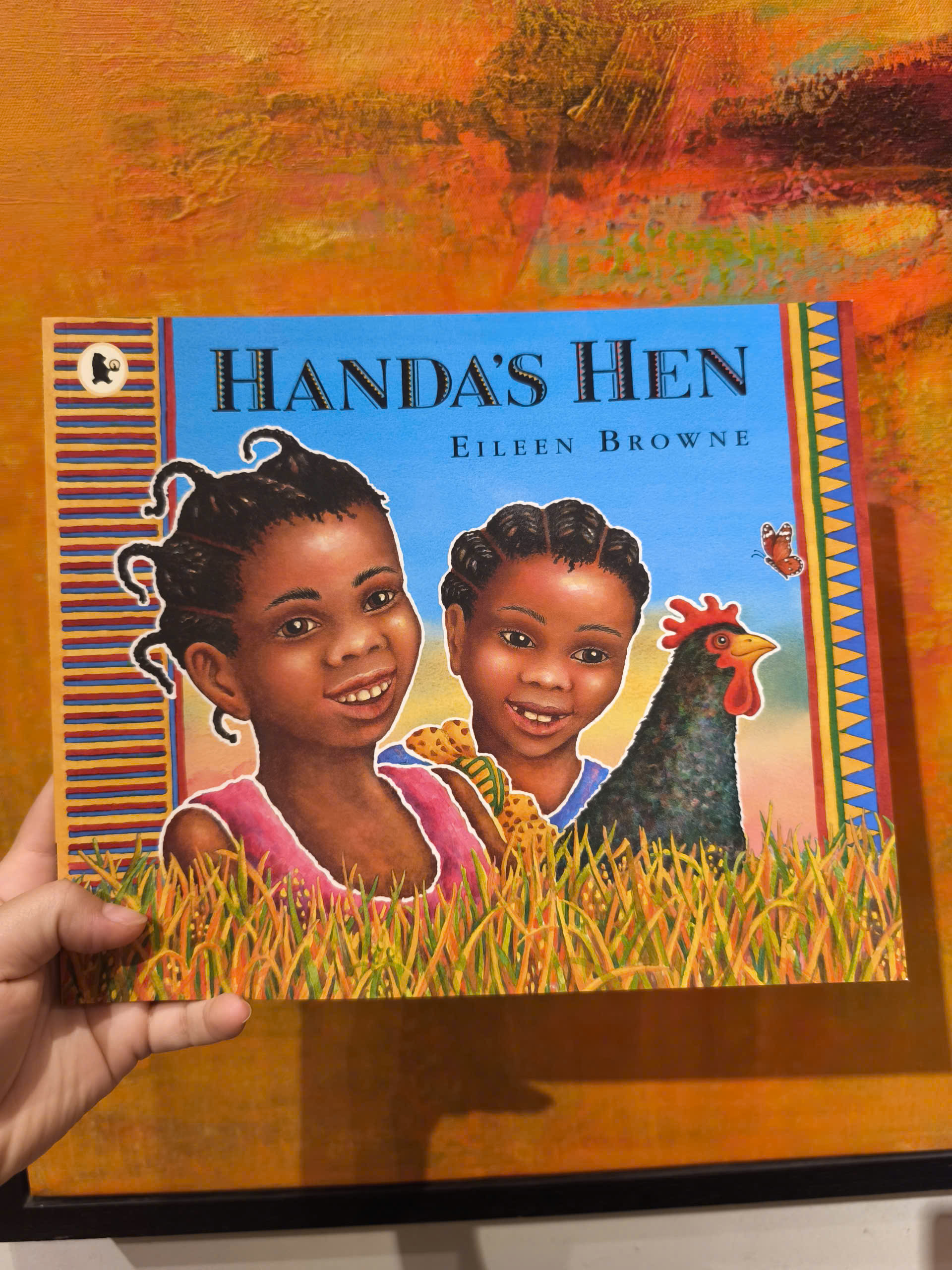 Sách - Handa's Hen by Eileen Browne - Sách tiếng anh dành cho trẻ em