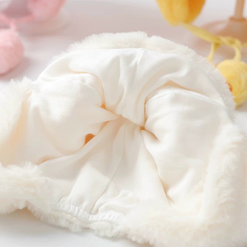 Mũ len lông cừu hình chú gấu bắc cực nhắm mắt có dây buộc cực mềm, ấm và đáng yêu cho bé từ 0-2 tuổi