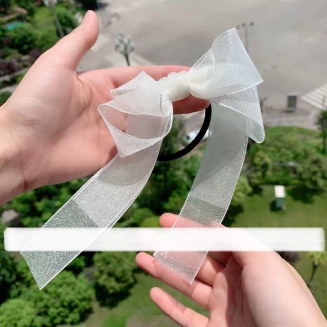 Cột nơ voan nhũ