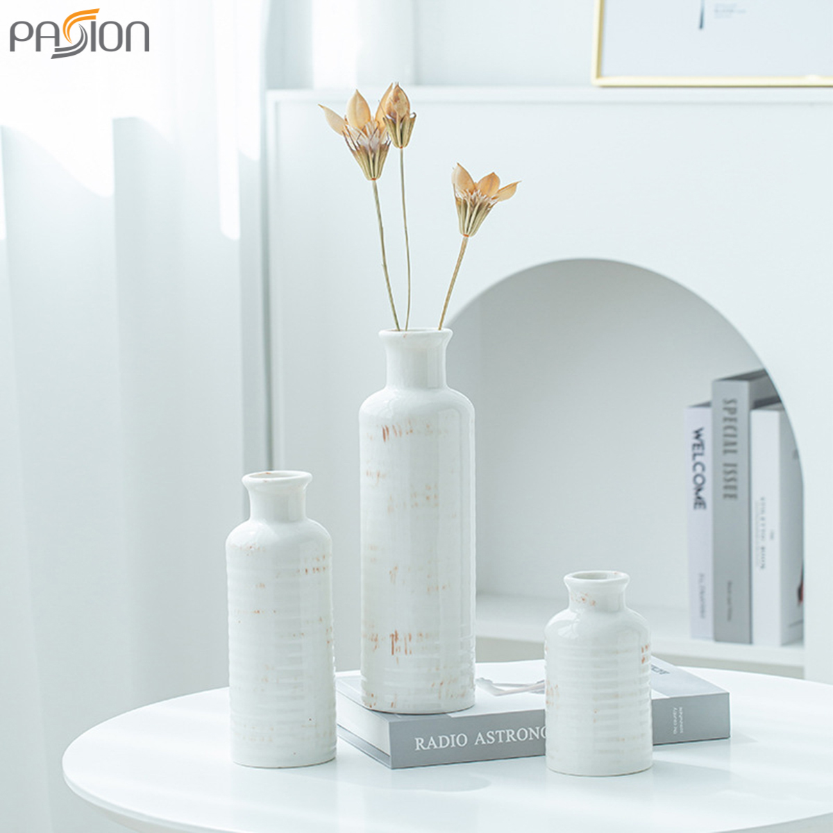 Bình hoa gốm sứ trang trí phòng khách phong cách nghệ thuật