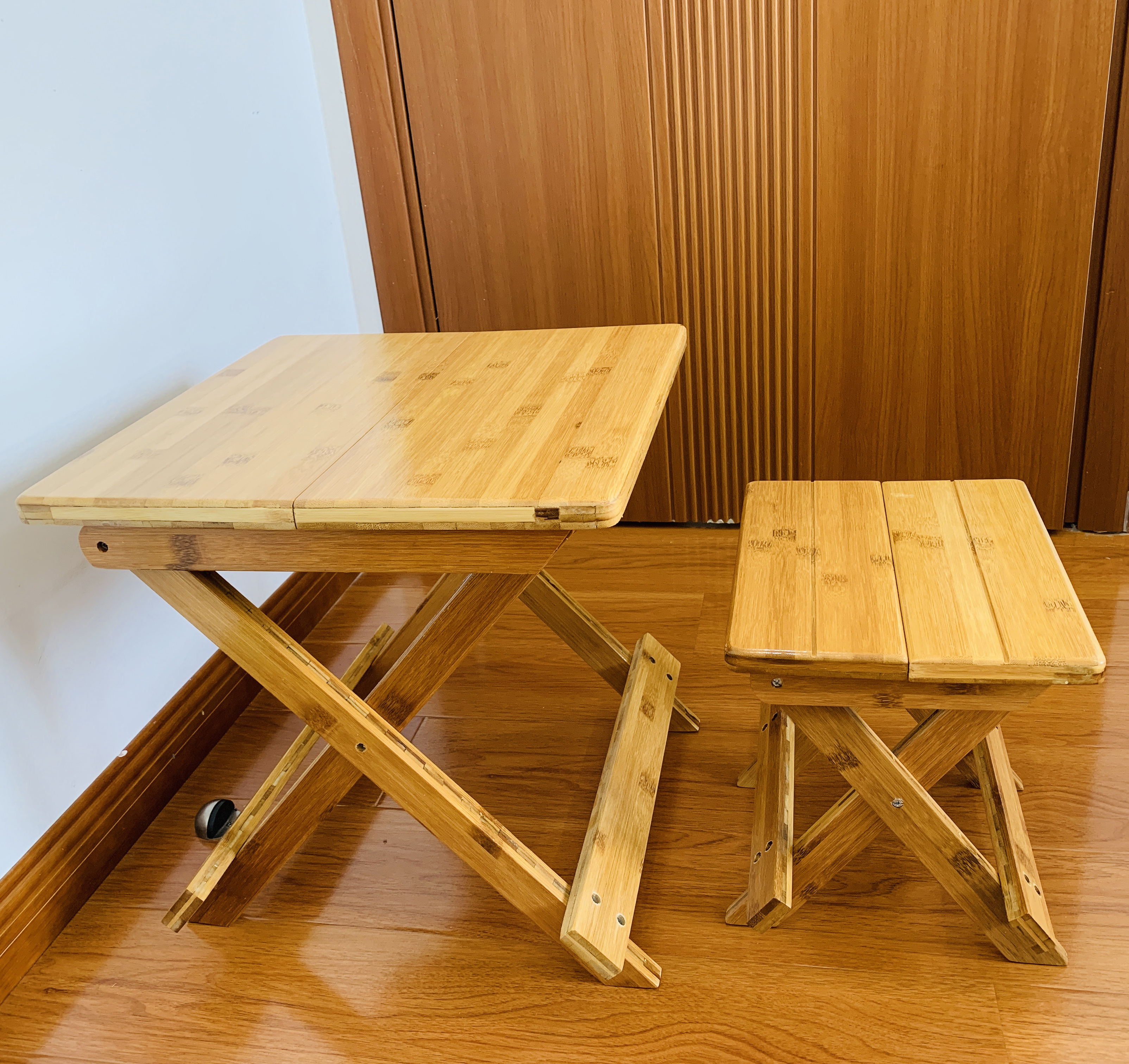 Bàn gỗ gấp xếp mini gấp gọn để được cốp ô tô bằng gỗ Tre Tự Nhiên Màu Vàng Vân gỗ Tre rất đẹp, Dùng để di du lịch,dã ngoại - Bàn gỗ gấp gọn đi dã ngoại du lịch
