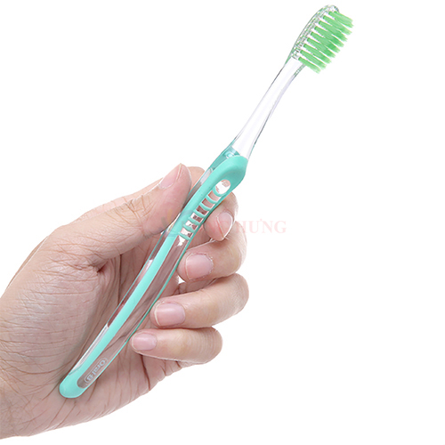 Bàn chải tay Oral-B Gumcare (Trà xanh/ Trà đen) - Hàng chính hãng