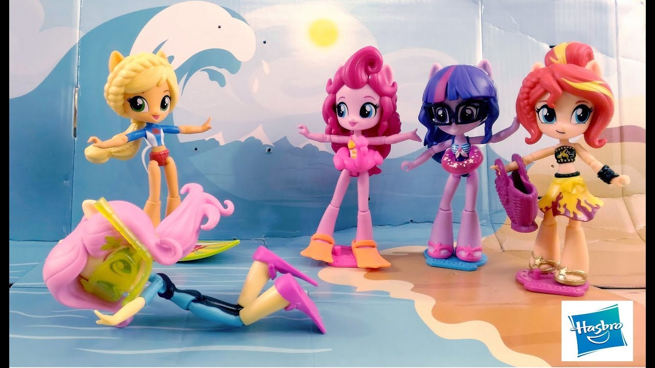 Búp bê My Little Pony cô gái Equestria trên bãi biển Beach