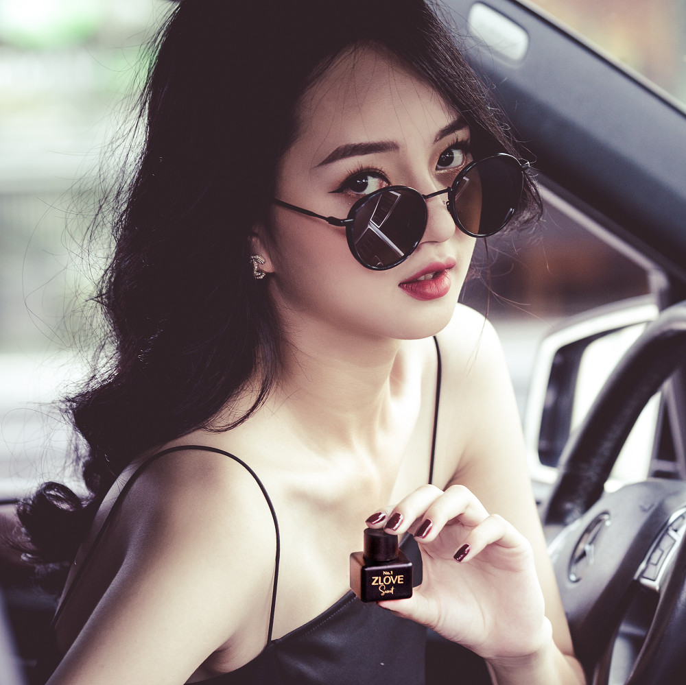 Bộ Sản Phẩm Nước Hoa Vùng Kín ZLOVE Secret (5ml) - Thảo Dược Tự Nhiên và Xịt Kháng Khuẩn ZLOVE Cool - Ngăn Ngừa Viêm Nhiễm Phụ Khoa(15ml)