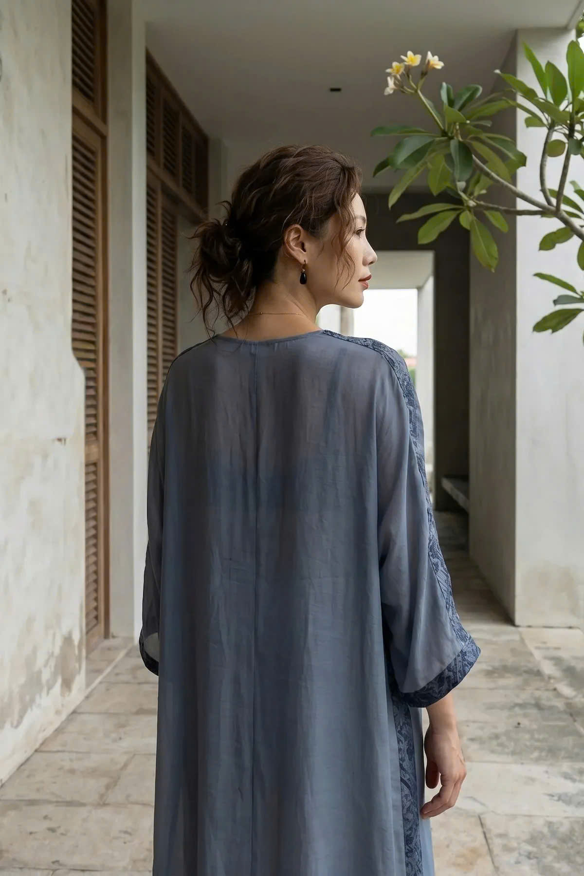 Đầm Suông Dài Kaftan Xanh Phối Hoạ Tiết Lam Vũ Dre240 thời trang Hity