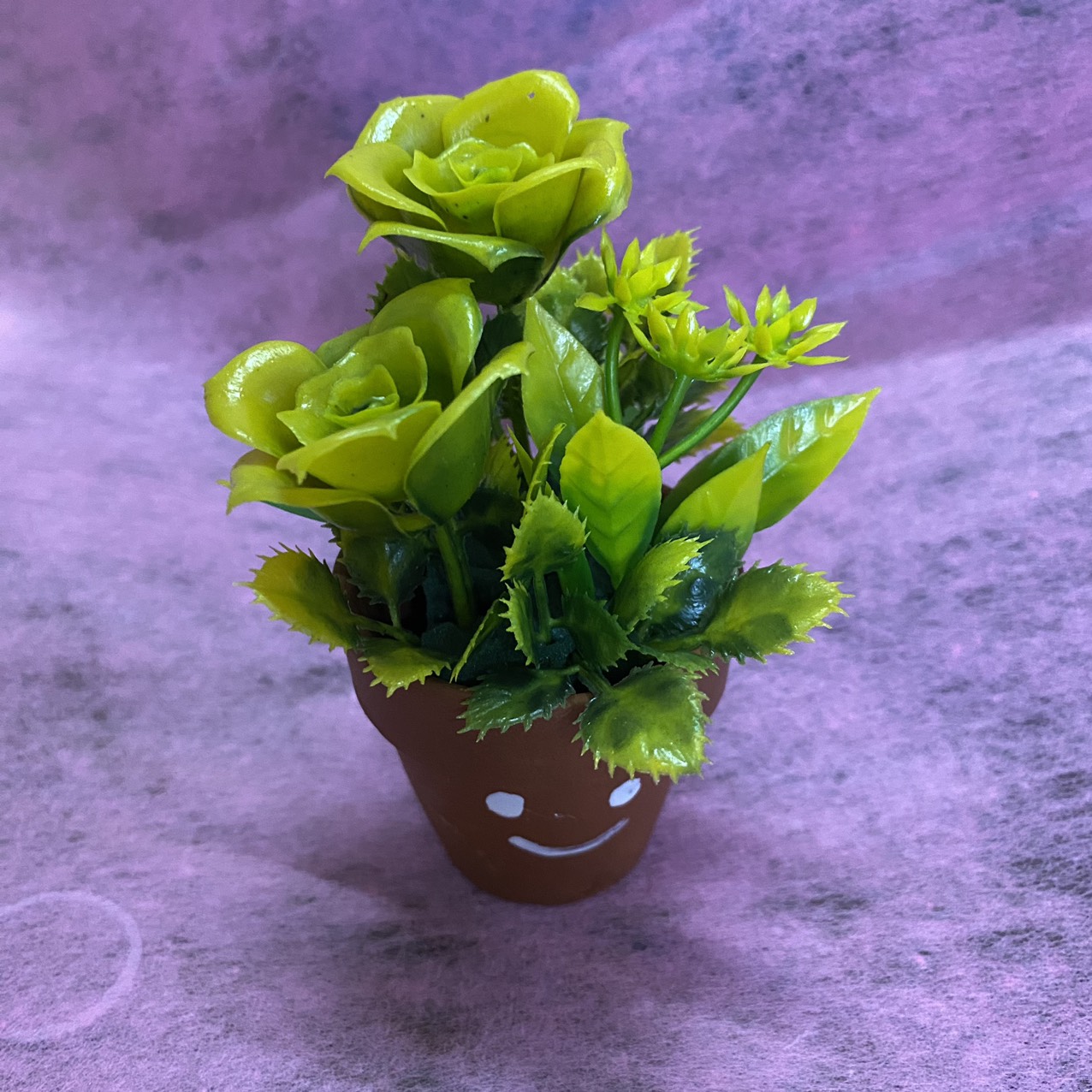 Hoa hồng trang trí mini ,kèm 1 tượng gốm sứ + chậu gốm sứ đỏ -8cm