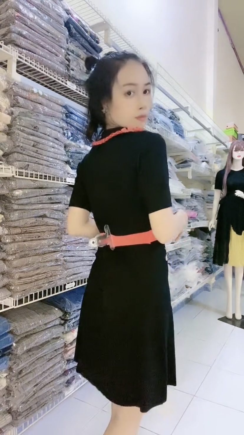 Đầm body dệt kim thêu chất lượng cao myqlothing