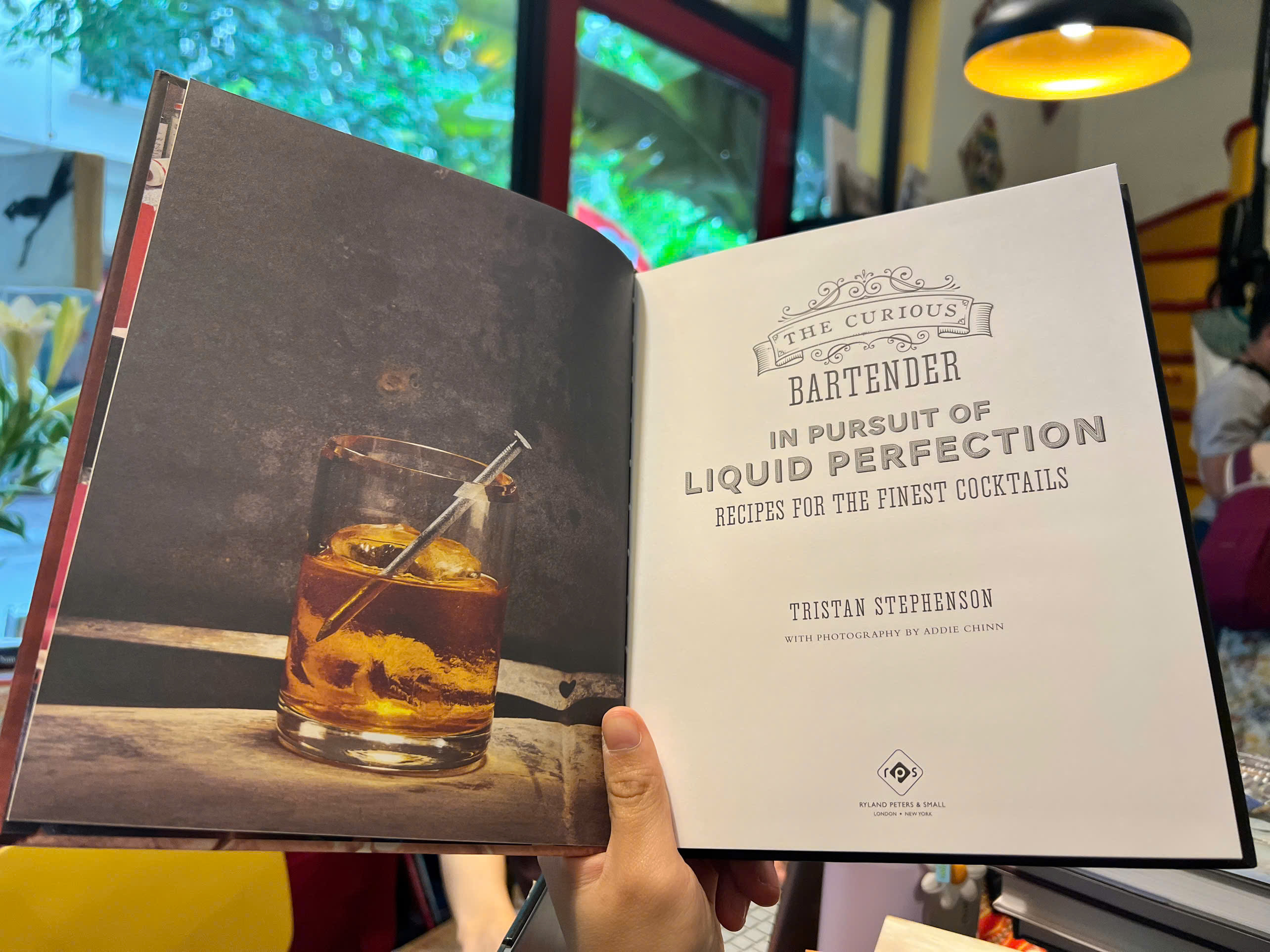 Sách - The Curious Bartender: In Pursuit of Liquid Perfection - Cocktails / Ngoại văn Nhập khẩu UK