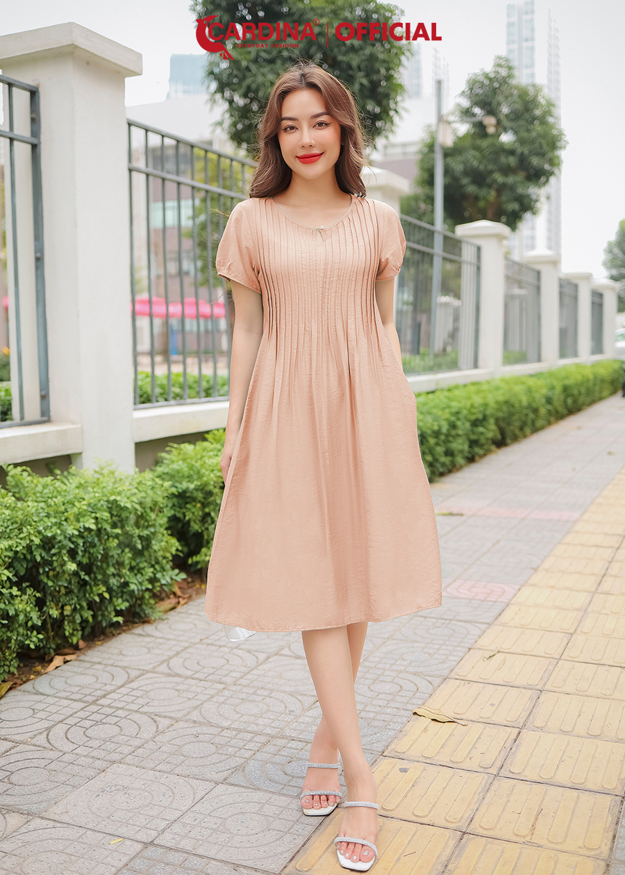 Đầm Nữ CARDINA Chất Đũi Cao Cấp Dáng Suông Xếp Ly Ngực Tay Bồng Điệu Đà 3VD08