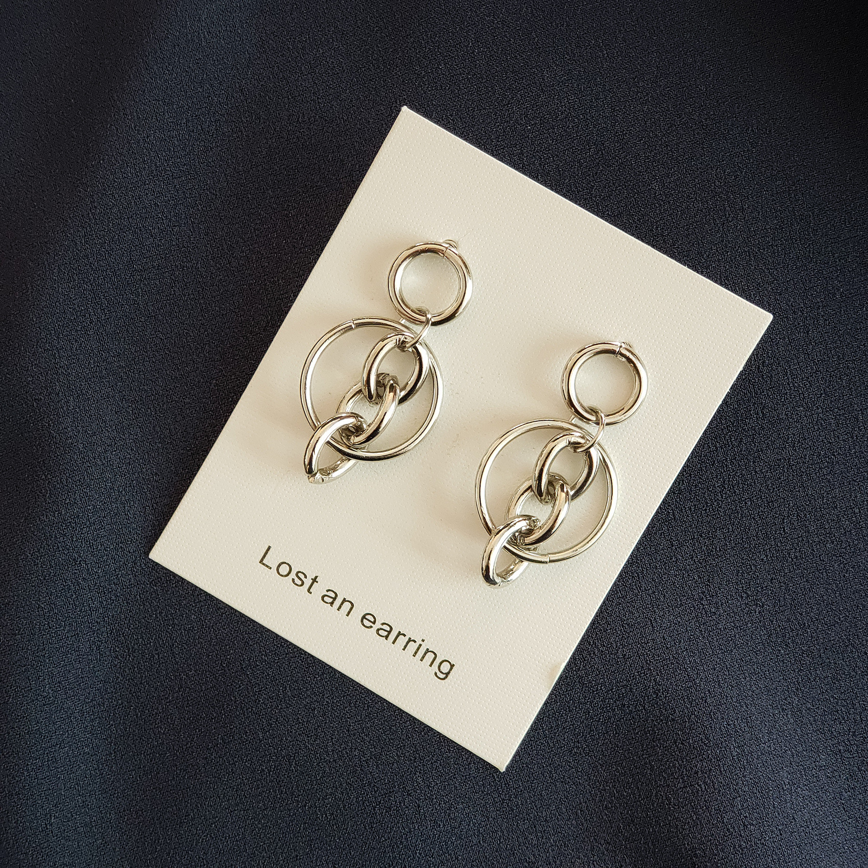 Đông bông tai nam nữ xích ngắn năng động