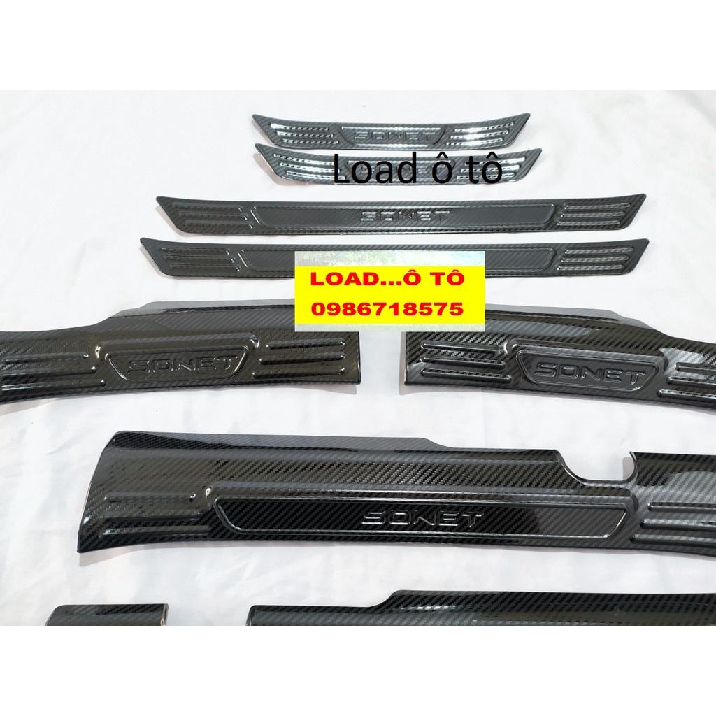 Ốp Bậc Chân, Nẹp Bậc Cửa Carbon Trong, Ngoài Xe KIA SONET 2022-2023 Mẫu Vân Carbon Cao Cấp