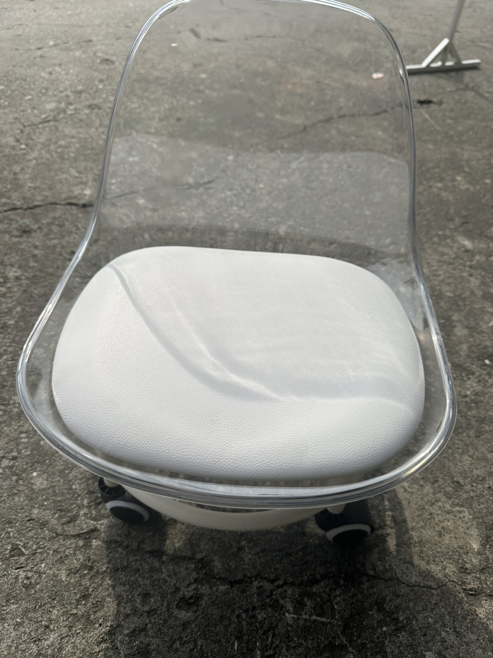 Ghế đôn bánh xe tiện lợi Juno Sofa loại tốt dễ ráp đẹp bền chắc (giao màu ngẫu nhiên)