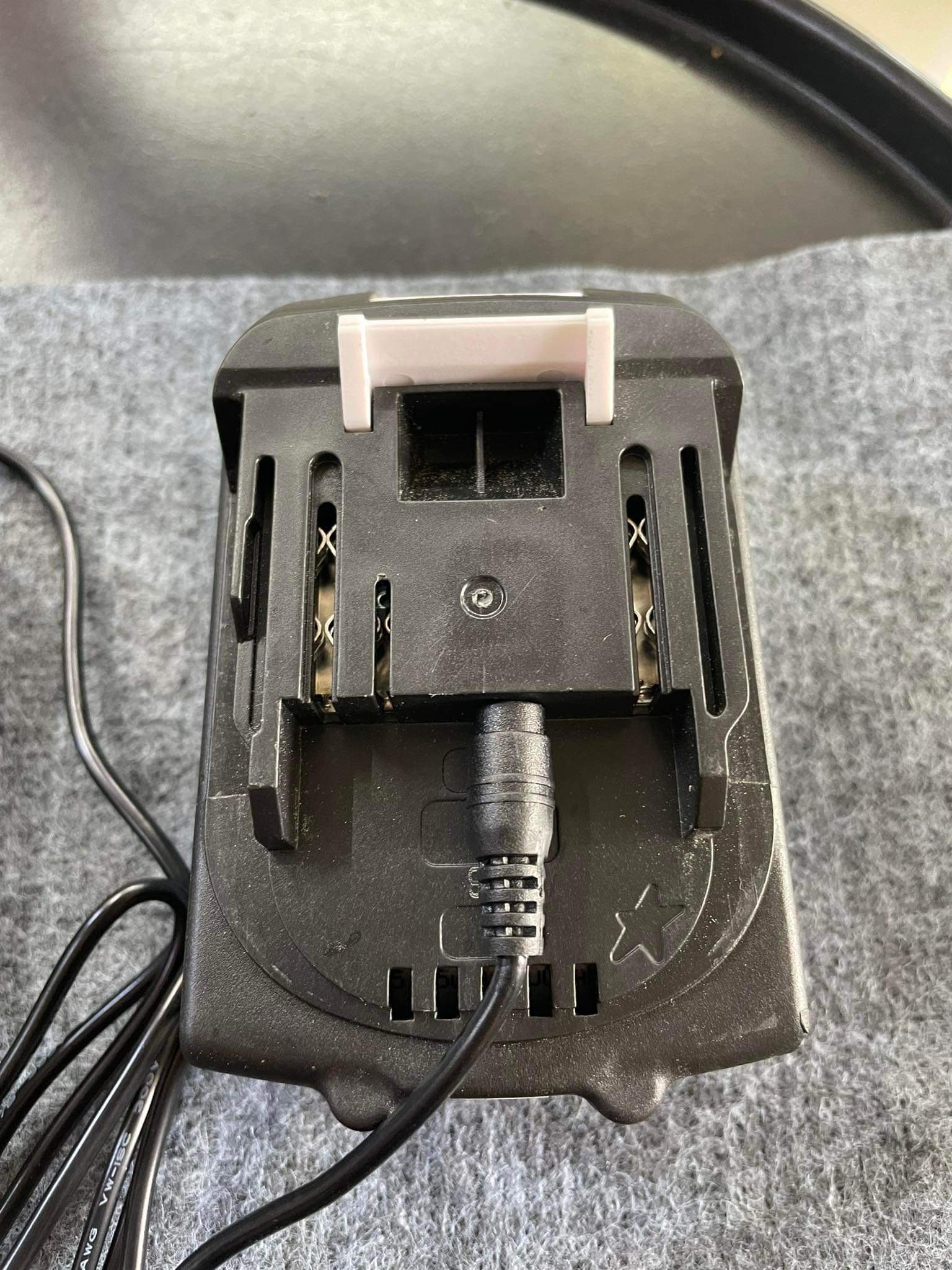 Cục sạc máy khoan 21v,24v,26v makita 36v