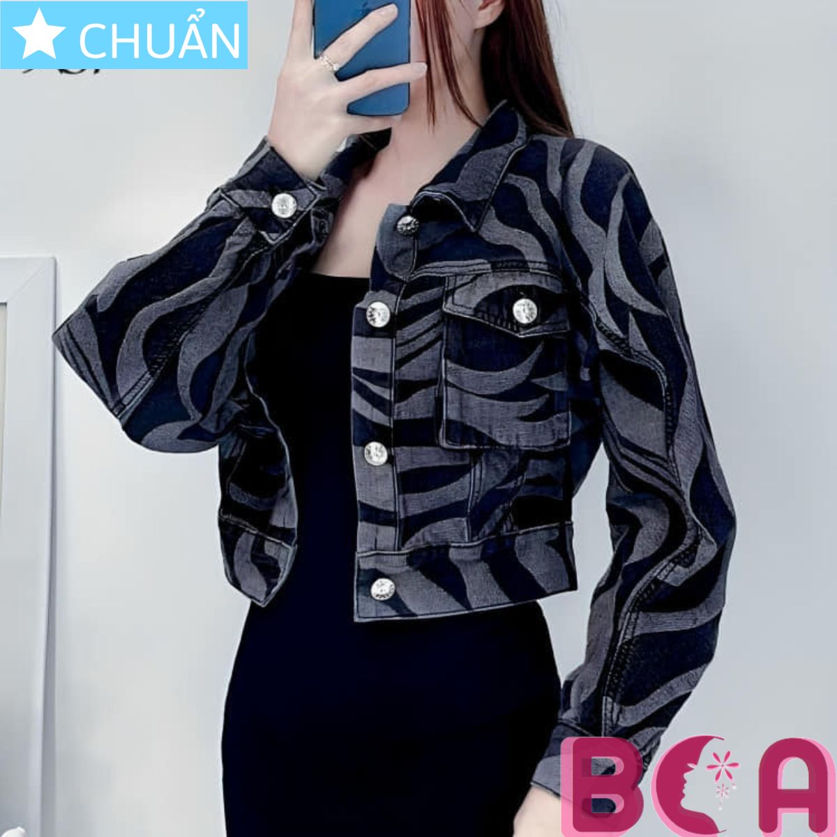 Áo khoác Jeans lửng nữ K31 màu đen ROSATA tại BCASHOP họa tiết độc đáo & thời trang, khẳng định gu & đẳng cấp riêng bạn