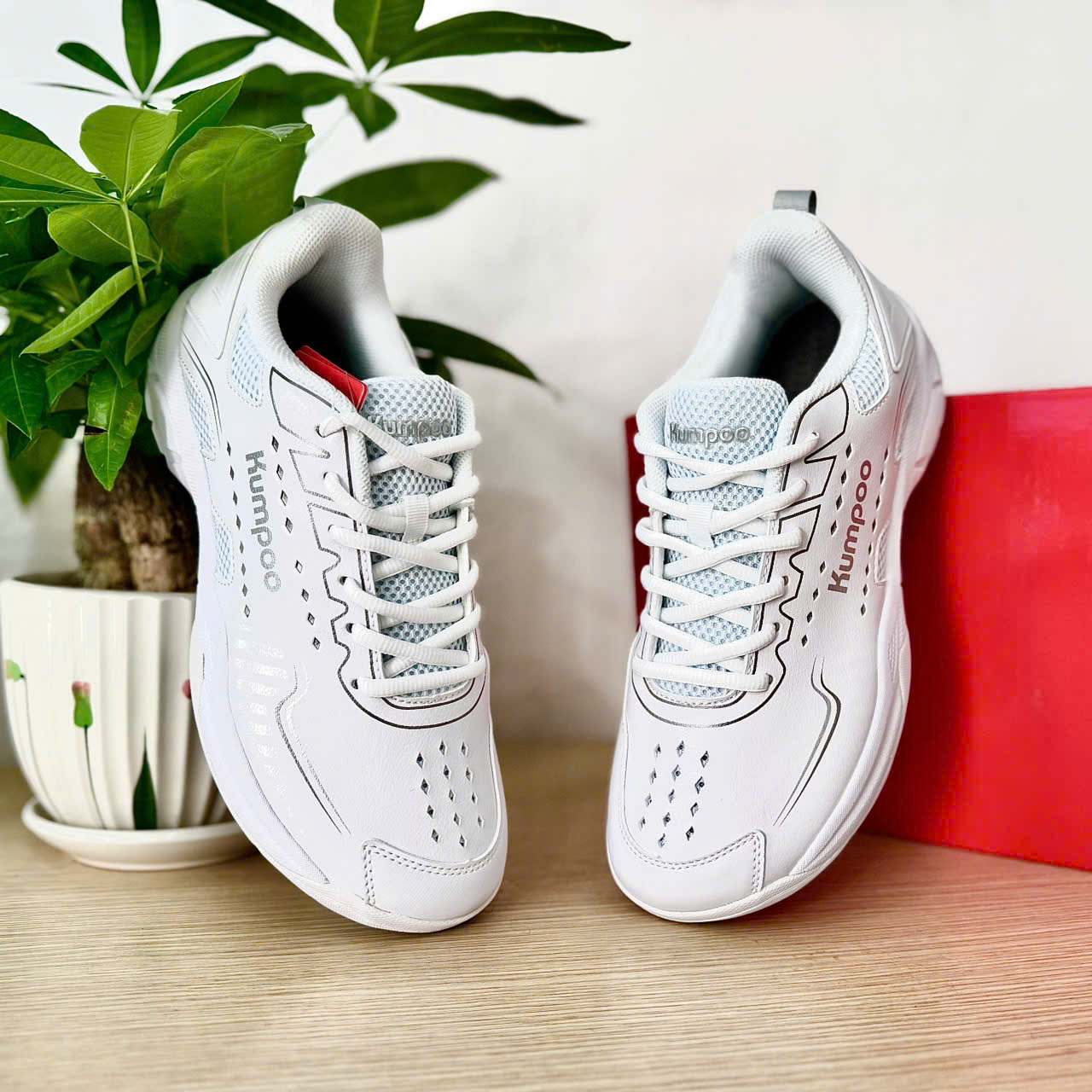 Giày cầu lông, Pickleball Kumpoo E302 đế kếp Cushion siêu nhẹ, êm, bền cho cả Nam và nữ size từ 37-44