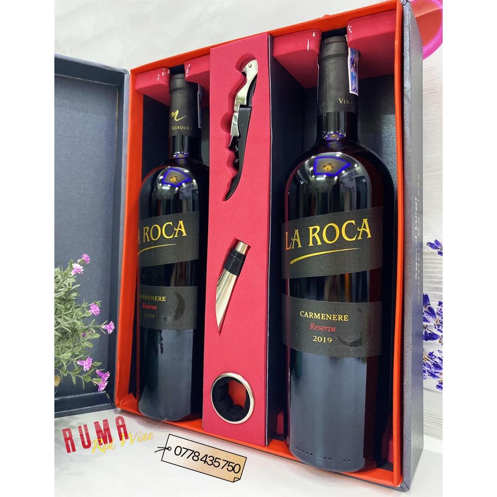 Set quà tặng hộp 2 chai rượu vang Chile La Roca Reserva kèm bộ phụ kiện