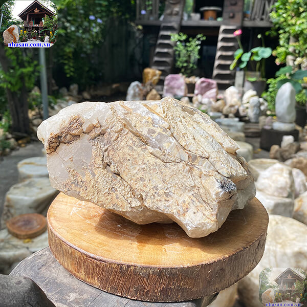 Đá thạch anh thô để trang trí nội thất - 2.75kg