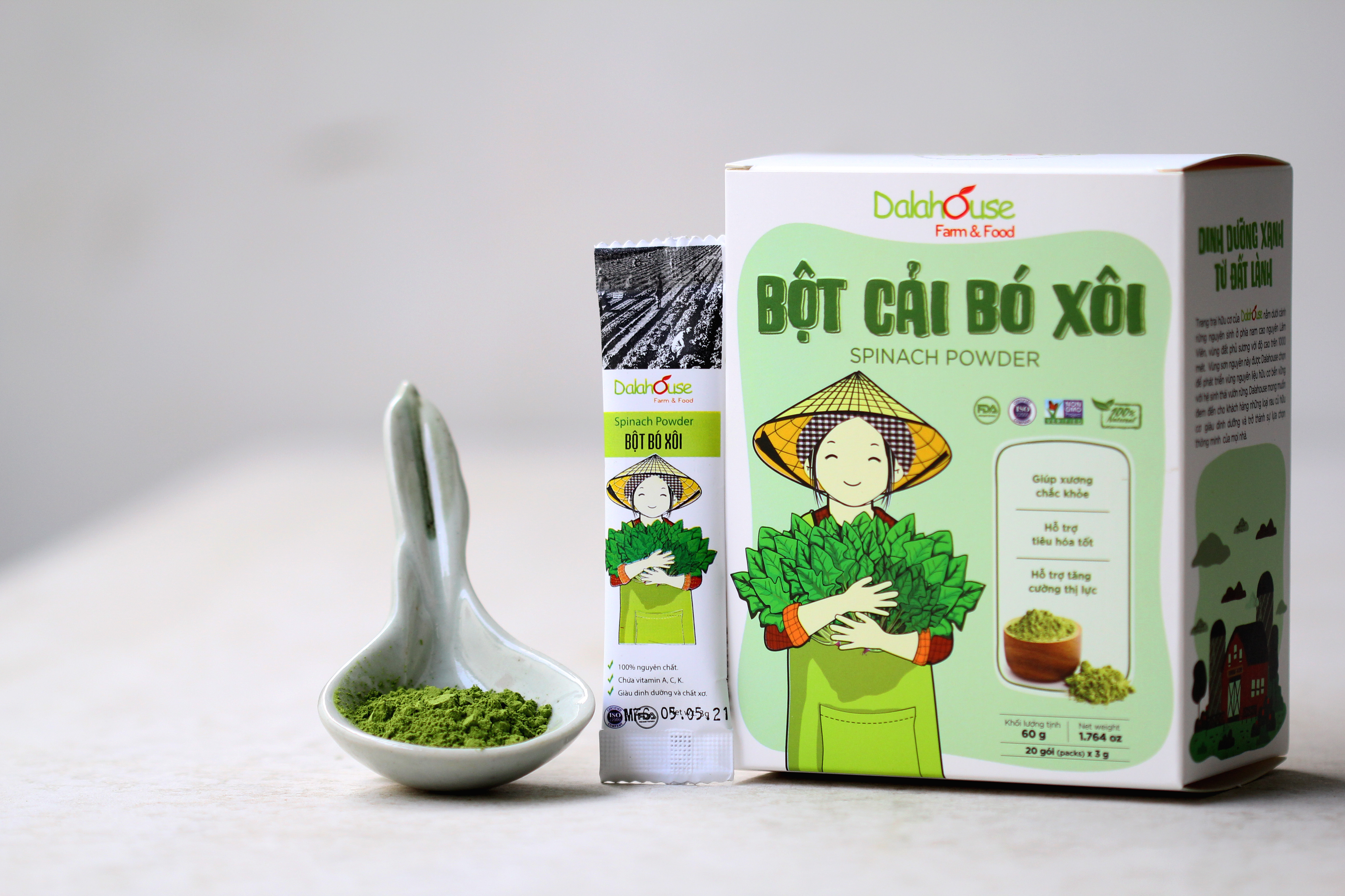 Bột cải bó xôi hữu cơ sấy lạnh Dalahouse - Hộp 20 gói 3gr tiện lợi - Nguồn Vitamin K,A,C, sắt, magie &amp; Mangan cao giúp xương chắc khỏe, hỗ trợ tiêu hóa và hỗ trợ thị lực