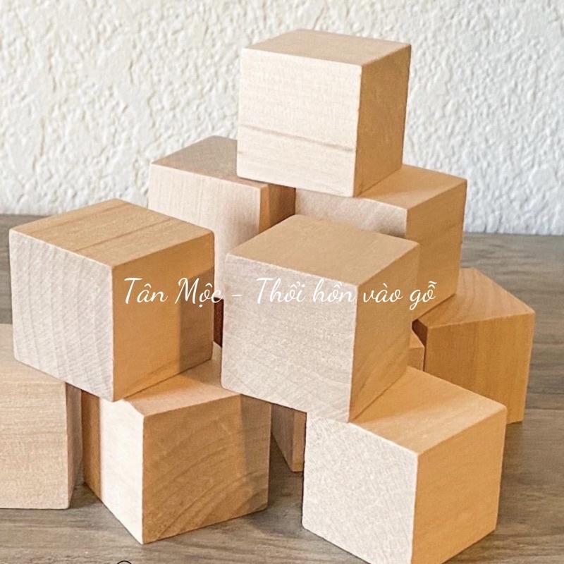 Khối gỗ vuông MỘC kích thước 4x4cm làm từ gỗ nhập khẩu