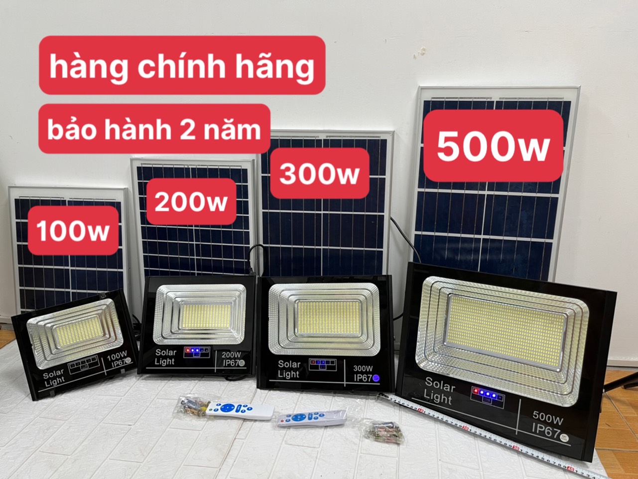 Đèn pha năng lượng mặt trời 200W ánh sáng vàng ( GIÁ KHO )