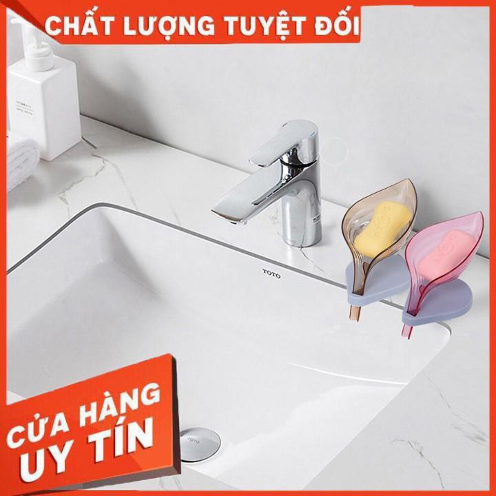Giá để xà bông tắm hình chiếc lá bằng nhựa trong suốt bắt mắt