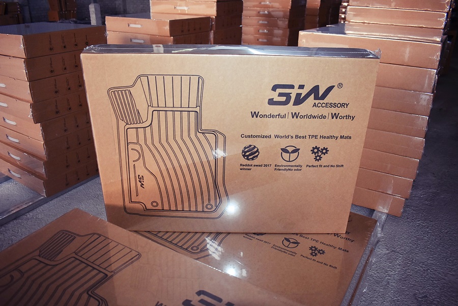 Thảm lót sàn xe ô tô dành cho TOYOTA RAV4 2013-2018 Nhãn hiệu Macsim 3W chất liệu nhựa TPE đúc khuôn cao cấp - màu đen