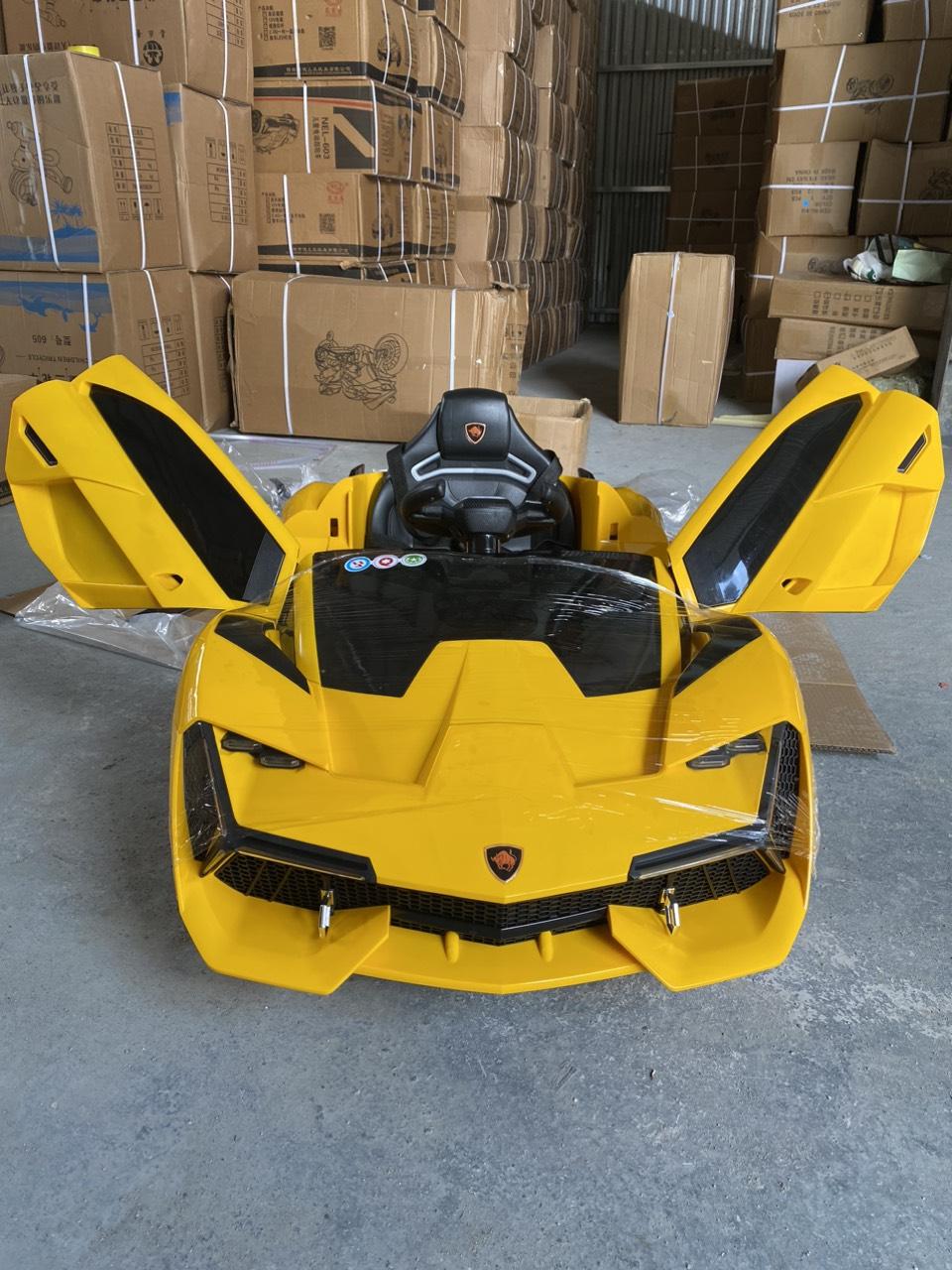 Siêu xe Lambo cánh dựng điều khiển từ xa cho bé Mã Nel 603