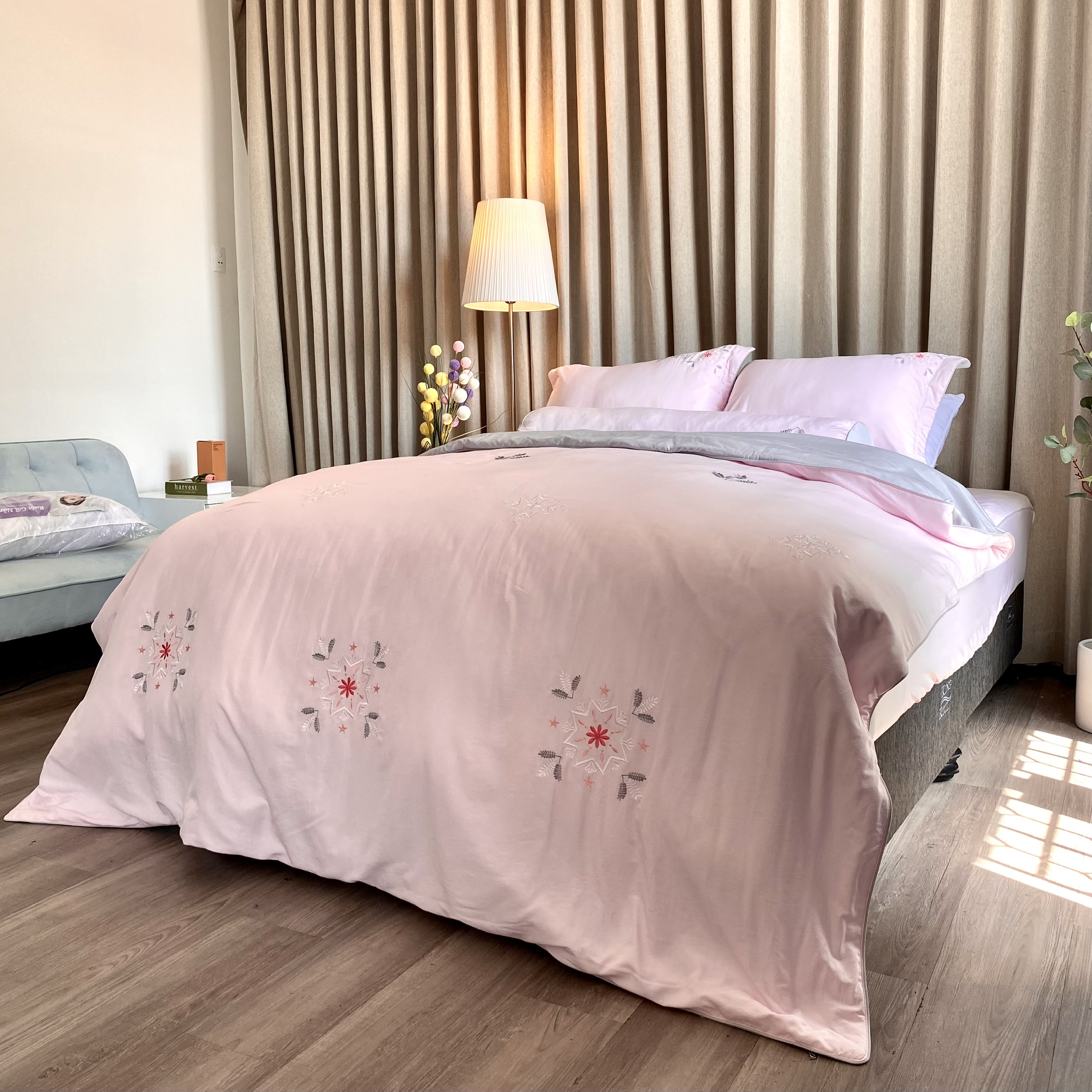 Chăn bốn mùa Hàn Quốc K-Bedding by Everon MicroTencel Hồng phối Xám KMTS101 200*220cm