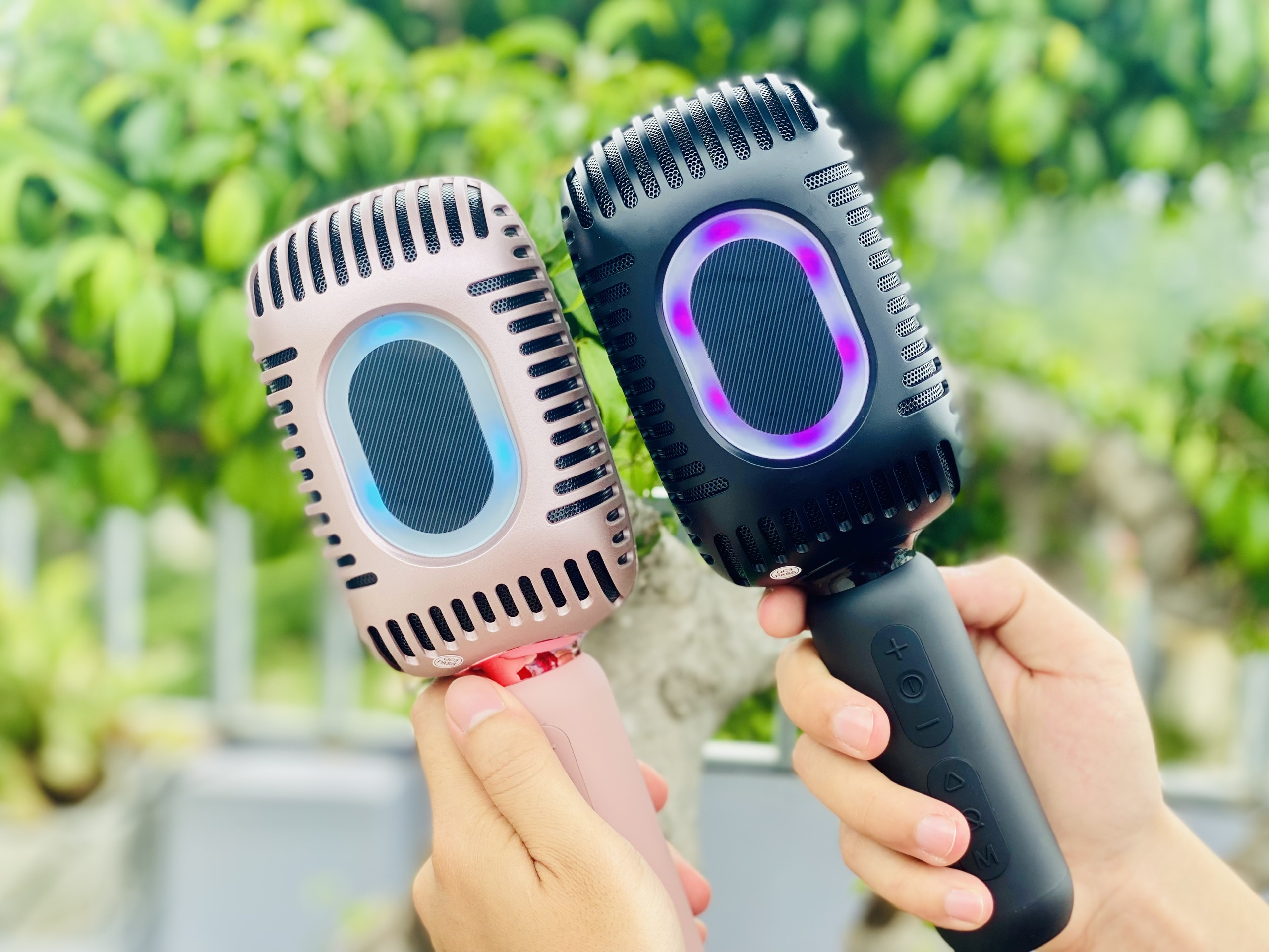 Micro Karaoke Kết Hợp Loa KMC650 - Kết Nối Bluetooth, Vui Hát Mọi Lúc, Mọi Nơi! Người Bạn Đồng Hành Tuyệt Vời Cho Những Buổi Tiệc, Hàng Chính Hãng