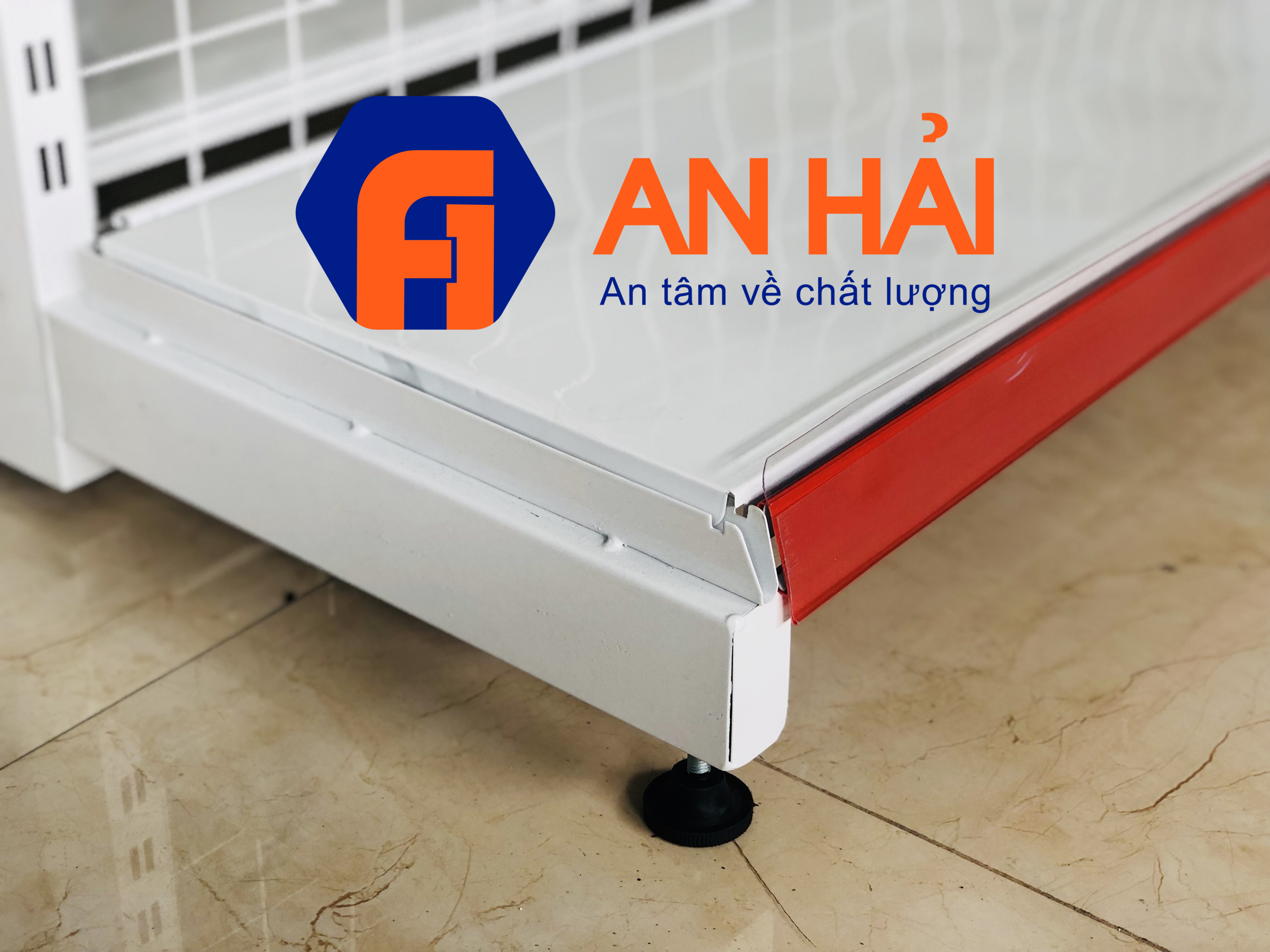 KỆ ĐƠN siêu thị trưng bày cao 1m2 độc lập LƯNG LƯỚI có 3 mâm tầng loại dày , chịu lực tốt