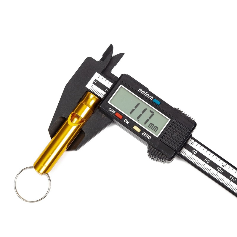 Còi thể thao Mini Còi sinh tồn Móc khóa đa năng Hợp kim nhôm Ngoài trời Còi báo động khẩn cấp Màu sắc ngẫu nhiên Color: Black