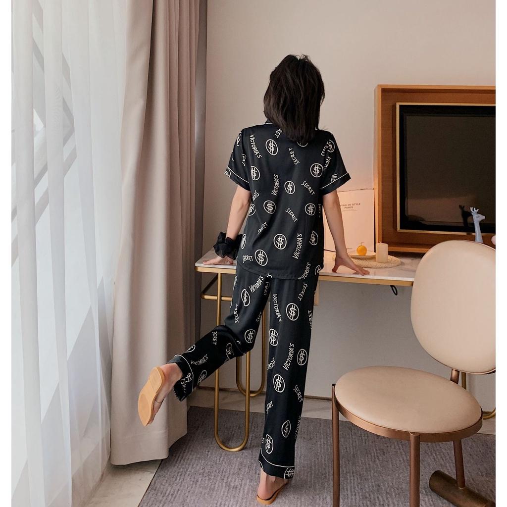Pijama Nữ - Bộ Ngủ Cộc Dài Vải Lụa Cao Cấp Màu Đen Họa Tiết Chữ CDLP06 - XL &lt; 66kg