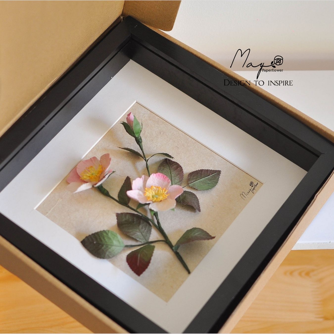 Tranh Hoa Giấy Handmade Trang Trí - Hoa Hồng Dại Kết Hợp Giấy Dó MAYPAPERFLOWER Khung Tranh Gỗ Size 25x25cm