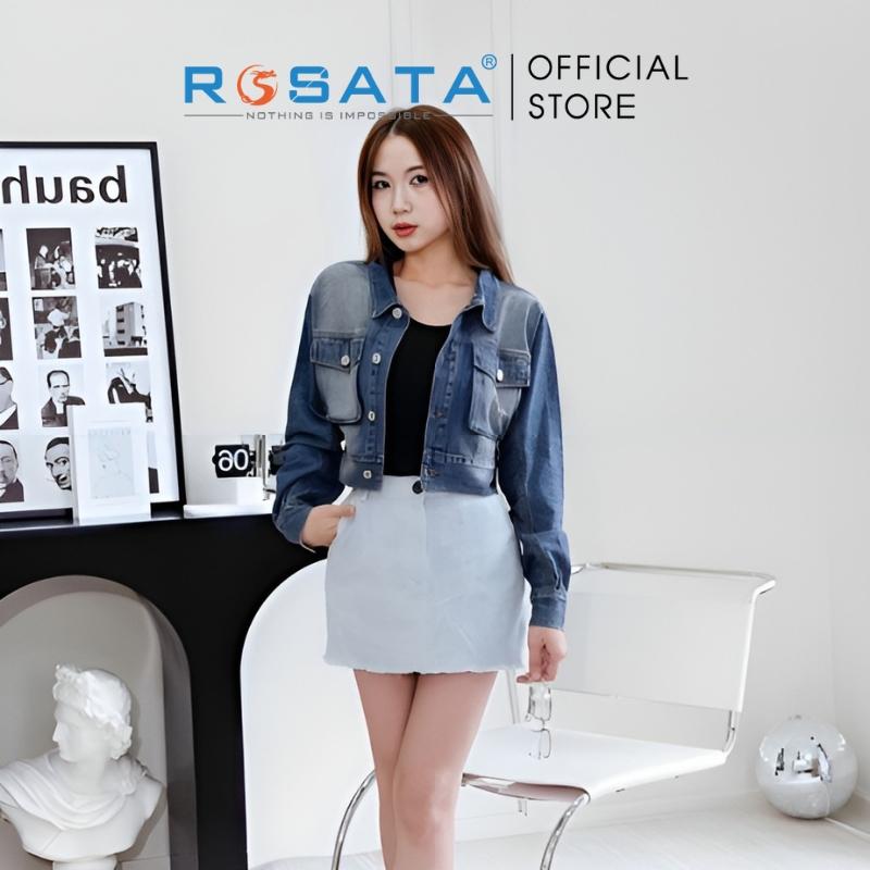 Áo khoác nữ ROSATA K27 tay dài 2 túi hộp nắp vuông form croptop jean xanh đậm xuất xứ Việt Nam