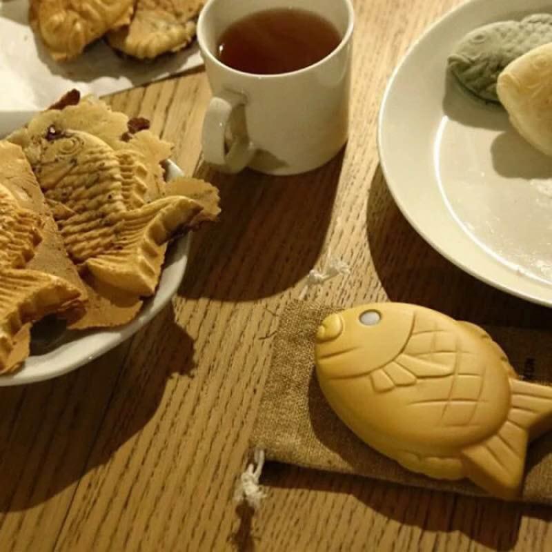 Nhật Bản mới Sosoge Taiyakikun Taiyaki Ngân hàng điện di động 12000mah Quà tặng cung cấp năng lượng cho cô gái