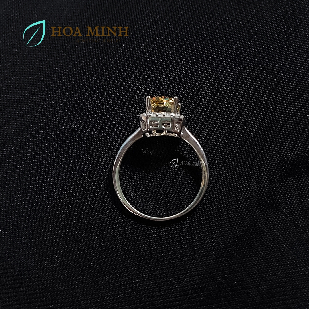 Nhẫn bạc đính đá thạch anh Nam Phi màu vàng shape chữ nhật size 6x8 li bọc xoàn xinh xắn sang trọng