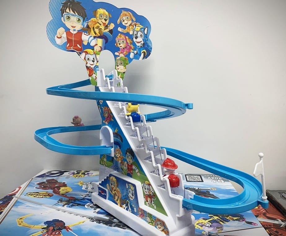 Bộ đồ chơi phụ kiện cầu thang di chuyển cho nhà búp bê chó cứu hộ Paw Patrol tích hợp cầu trượt liên hoàn cỡ lớn có nhạc, đèn (màu ngẫu nhiên)