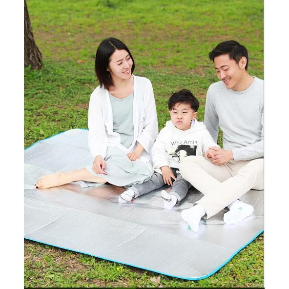 Tấm cách nhiệt dã ngoại loại to giá rẻ bao toàn thị trường, có túi đựng đầy đủ, tráng bạc 2 mặt
