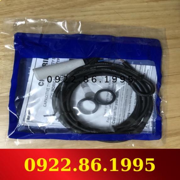 Cảm biến tiệm cận điện dung CR18-8AO mới
