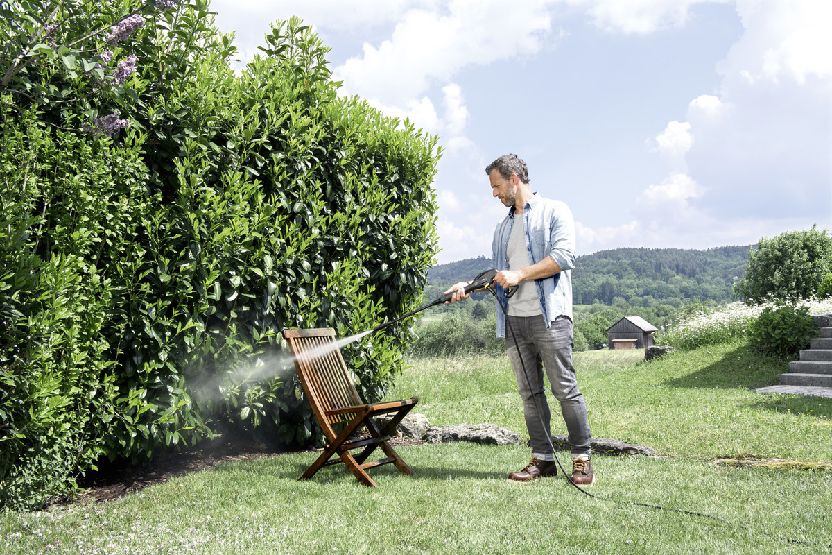 Máy phun rửa áp lực cao Karcher K 2 Universal Edition OJ