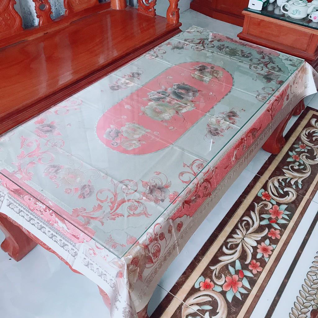 Khăn trải bàn rộng 90cm dài 150cm dùng cho bàn rộng 60cm dài 120cm sẽ như hình, hoa văn nổi 3D sang trọng