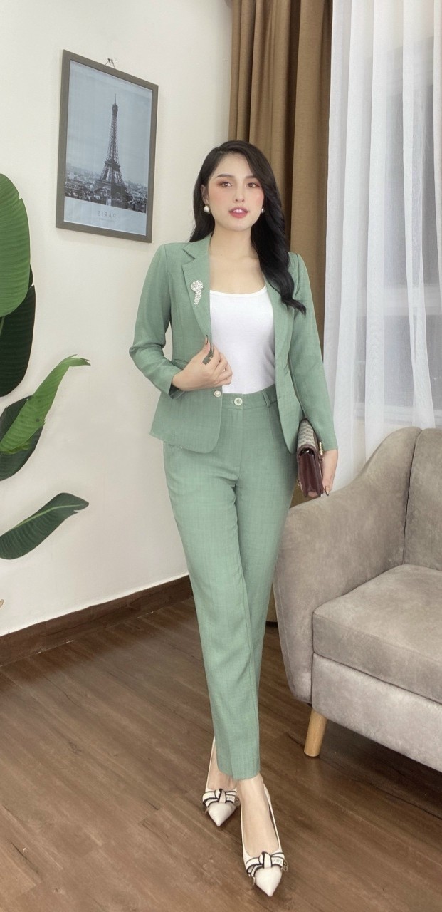 Bộ Vest Công Sở Nữ Màu Xanh Lý