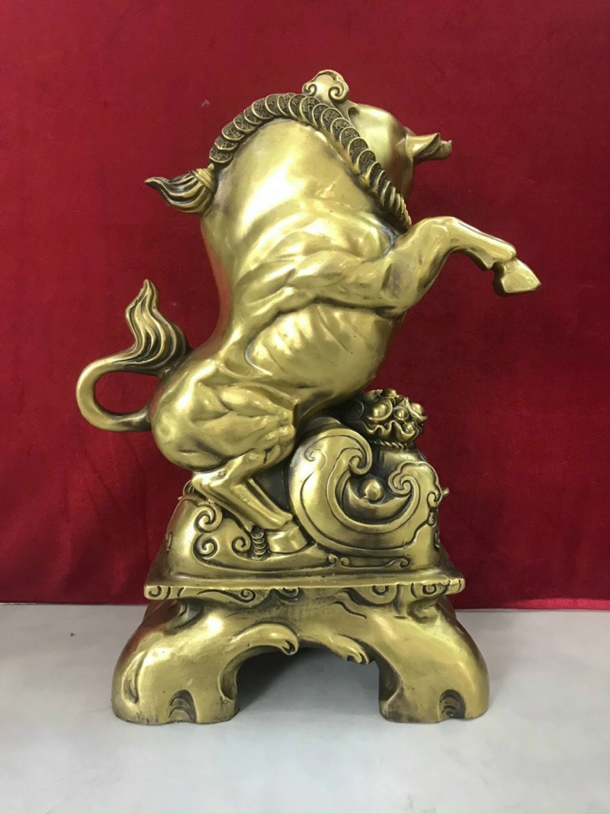 Trâu hũ vàng trên đế - Decor trang trí để bàn